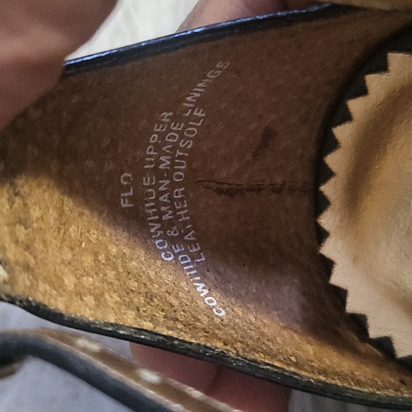 REPORT SIGNATURE BLACK LEATHER STRAPPY HEELS - Picture 5 of 7